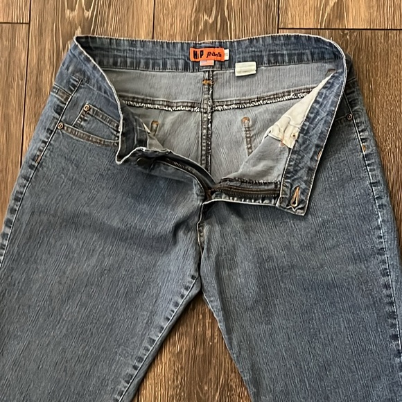 Hip Jeans Capri Embroidered Back Pockets Womens Size 14 Jeans - Picture 4 of 11